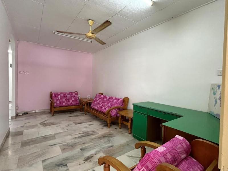 1-storey Terraced House for Rent in Taman Seri Krubong (Krubong) - Jesslyn Low - Living Room - PropertyGuru.com.my