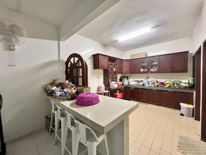 2.5-storey Terraced House for Sale in Ampang Jaya (Ampang) - Fatin Ismail - Kitchen - PropertyGuru.com.my