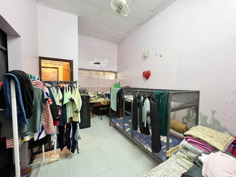 2.5-storey Terraced House for Sale in Ampang Jaya (Ampang) - Fatin Ismail - Bedroom - PropertyGuru.com.my