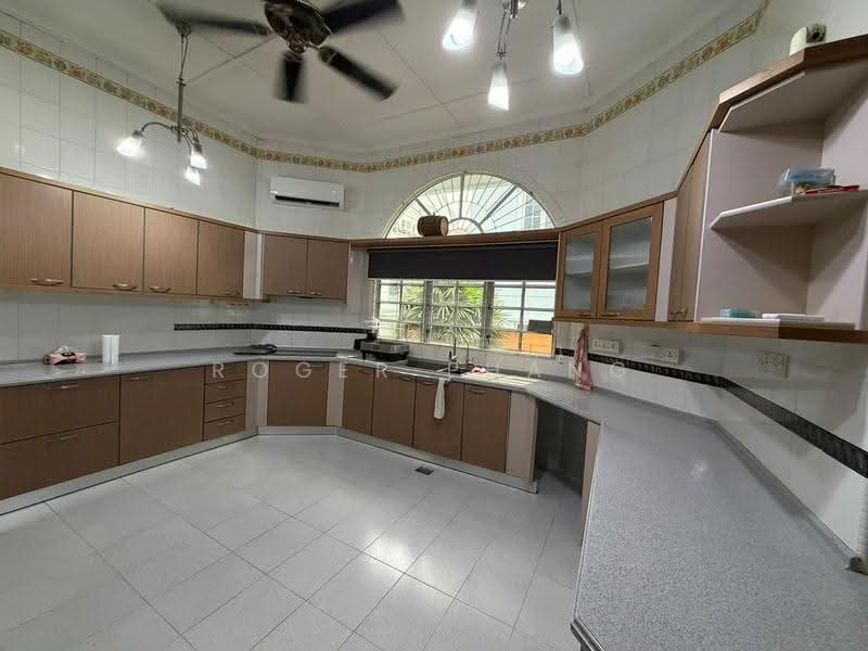 Rumah Banglo untuk Disewa di Usj 5 (Subang Jaya) - Roger Phang - Kitchen - PropertyGuru.com.my
