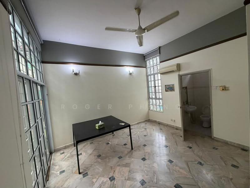 Rumah Banglo untuk Disewa di Usj 5 (Subang Jaya) - Roger Phang - Bathroom - PropertyGuru.com.my