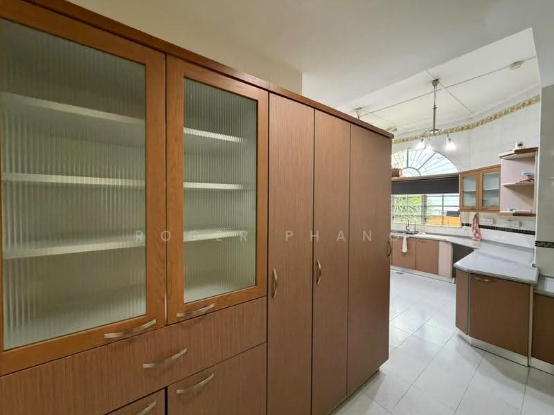 Rumah Banglo untuk Disewa di Usj 5 (Subang Jaya) - Roger Phang - Kitchen - PropertyGuru.com.my