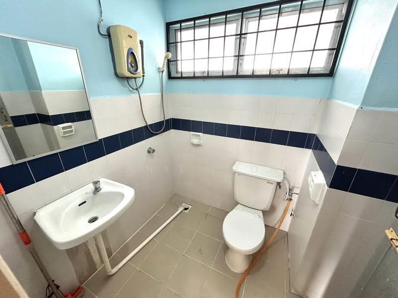 Apartment for Sale at PD Marina World Resort - Connie Chong - Bathroom - PropertyGuru.com.my