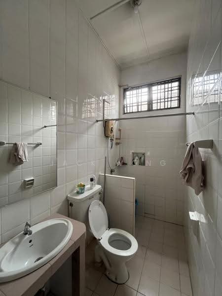 1-storey Terraced House for Sale in Taman Molek (Johor Bahru) - Jack Wong - Bathroom - PropertyGuru.com.my