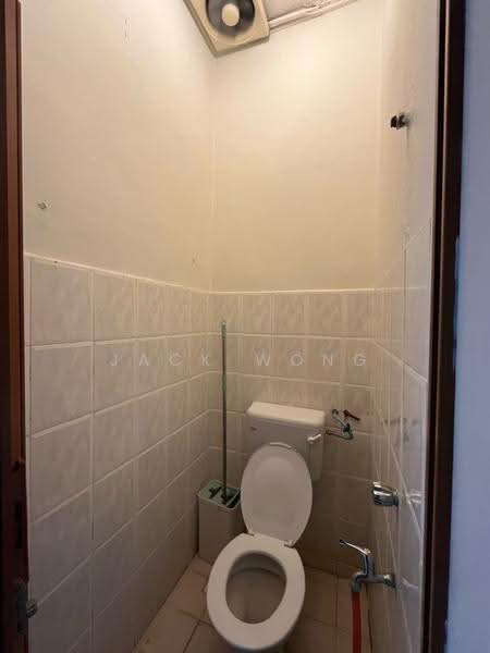 1-storey Terraced House for Sale in Taman Molek (Johor Bahru) - Jack Wong - Bathroom - PropertyGuru.com.my