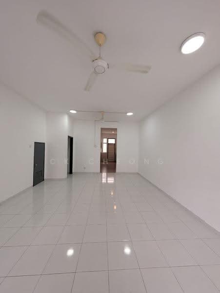 Rumah Teres 2-Tingkat untuk Disewa di Seksyen 33 (Shah Alam) - CK Cheong - Living Room - PropertyGuru.com.my