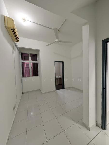 Rumah Teres 2-Tingkat untuk Disewa di Seksyen 33 (Shah Alam) - CK Cheong - Interior - PropertyGuru.com.my