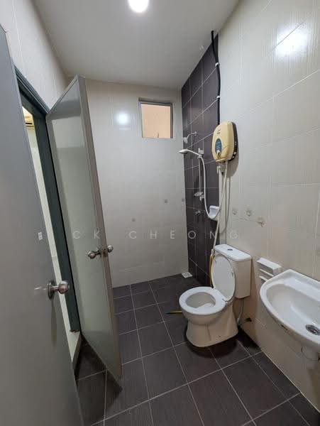 Rumah Teres 2-Tingkat untuk Disewa di Seksyen 33 (Shah Alam) - CK Cheong - Bathroom - PropertyGuru.com.my