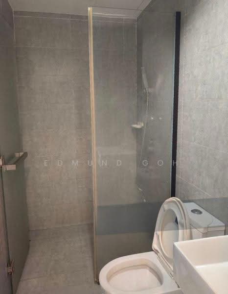 Kediaman Servis untuk Dijual di The Square @ One City - Edmund Goh - Bathroom - PropertyGuru.com.my
