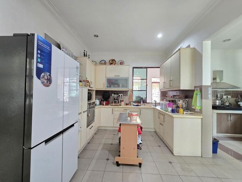 Rumah Banglo untuk Dijual di Laman Ara (Petaling Jaya) - Reni Lim - Kitchen - PropertyGuru.com.my