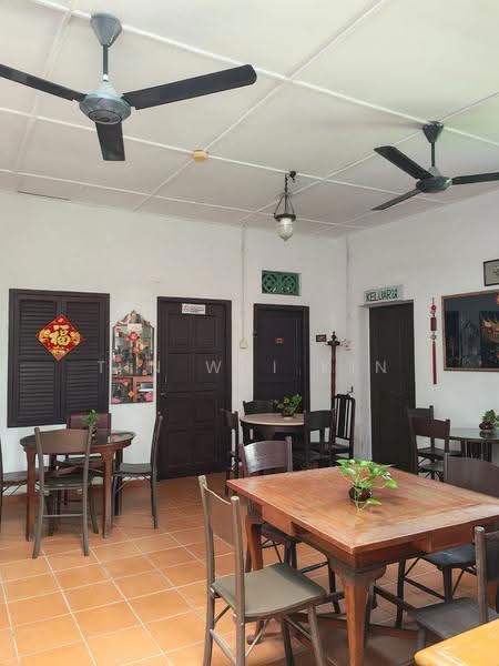 Rumah Teres 2-Tingkat untuk Dijual di Kampung Limbongan (Klebang) - Tin Wai Kin - Dining Room - PropertyGuru.com.my