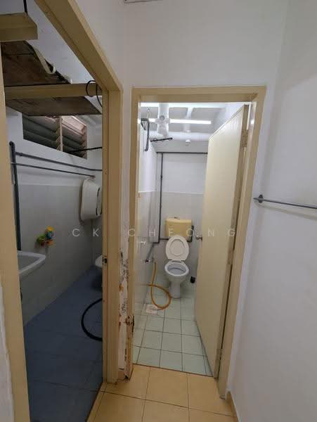 Pangsapuri untuk Disewa di PPR Raya Permai - CK Cheong - Bathroom - PropertyGuru.com.my