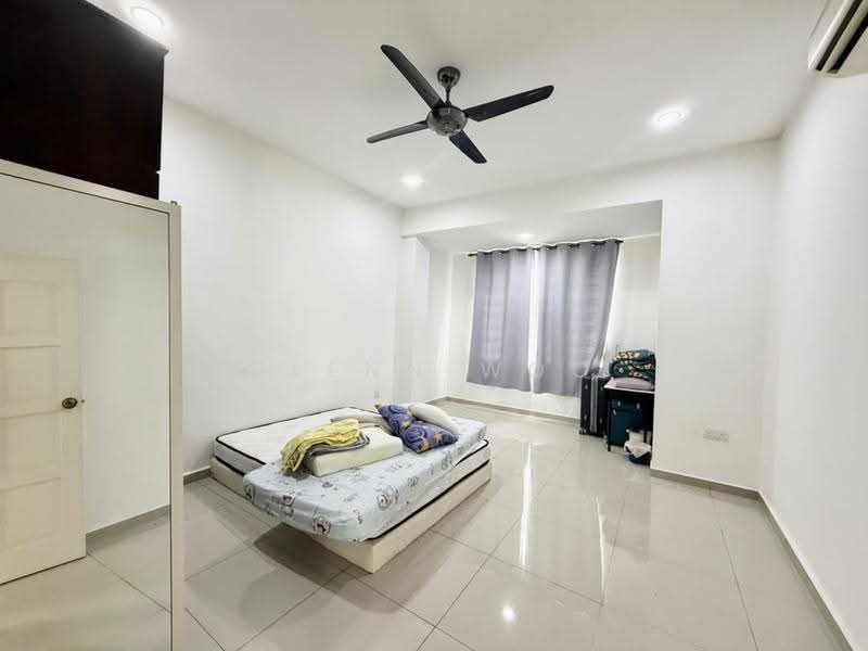 3-storey Terraced House for Sale in Taman Suria (Johor Bahru) - Glenn Woo - Bedroom - PropertyGuru.com.my