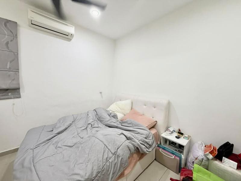 3-storey Terraced House for Sale in Taman Suria (Johor Bahru) - Glenn Woo - Bedroom - PropertyGuru.com.my