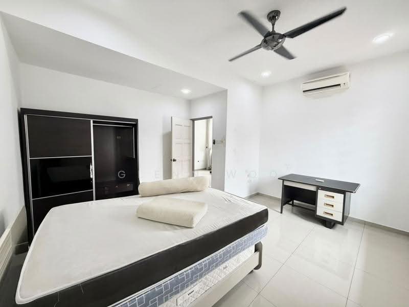 3-storey Terraced House for Sale in Taman Suria (Johor Bahru) - Glenn Woo - Bedroom - PropertyGuru.com.my