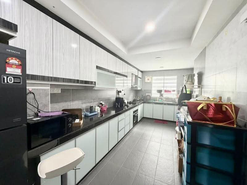 3-storey Terraced House for Sale in Taman Suria (Johor Bahru) - Glenn Woo - Kitchen - PropertyGuru.com.my