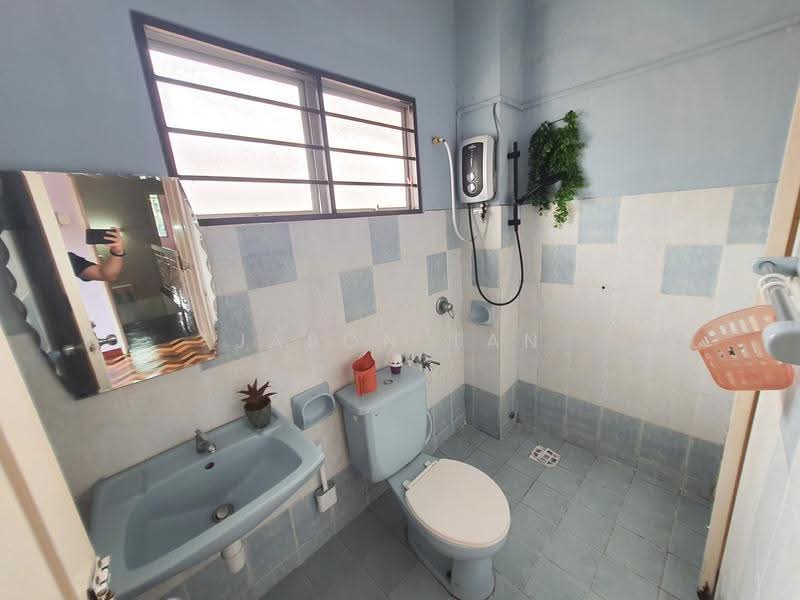 2-storey Terraced House for Rent in Putra Heights (Subang Jaya) - Jason Tan - Bathroom - PropertyGuru.com.my