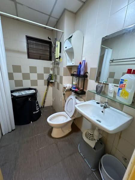 Kondominium untuk Dijual di Royal Domain Sri Putramas 2 - Kelven Tan - Bathroom - PropertyGuru.com.my