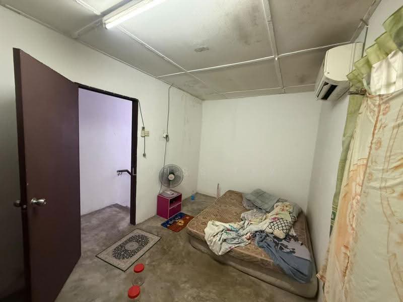 Rumah Teres 2-Tingkat untuk Dijual di Taman Skudai Baru (Skudai) - Alviss Tay - Bedroom - PropertyGuru.com.my