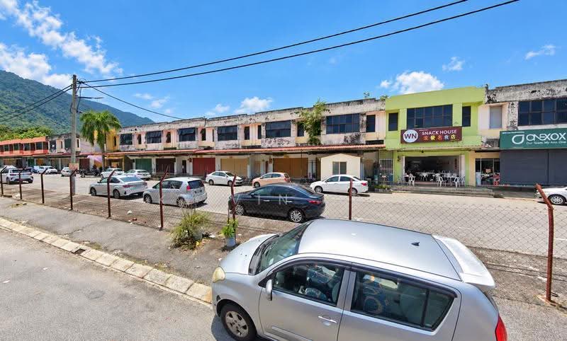 Shop for Sale in Taman Kampar Perdana (Kampar) - Kelvin Foo - Exterior - PropertyGuru.com.my