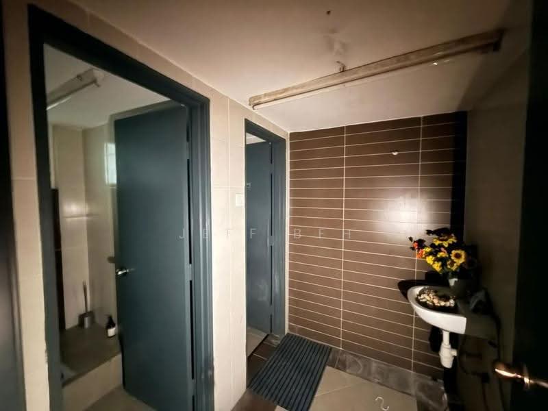 Pejabat untuk Disewa di Bandar Putra Permai (Seri Kembangan) - Jeff Beh - Bathroom - PropertyGuru.com.my