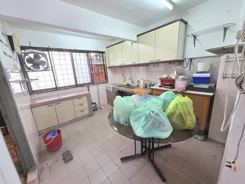 2-storey Terraced House for Sale in Taman Gemilang (Cheras) - Ken Lew - Kitchen - PropertyGuru.com.my