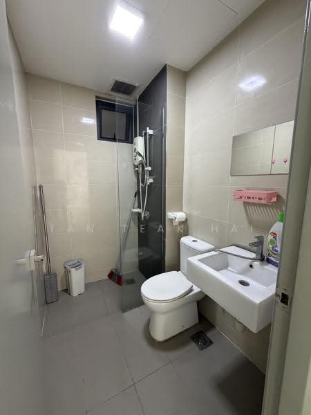 Kondominium untuk Dijual di The Raffles Suites - Tan Teak Hai - Bathroom - PropertyGuru.com.my