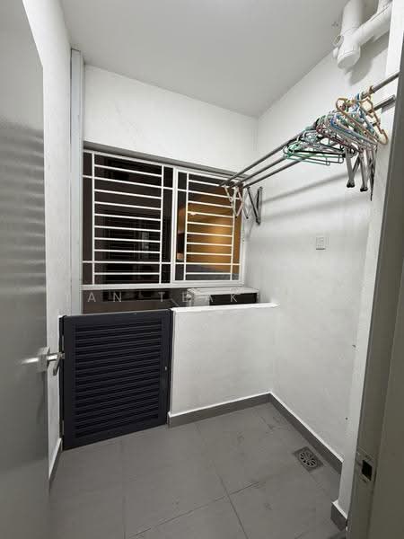 Kondominium untuk Dijual di The Raffles Suites - Tan Teak Hai - Balcony - PropertyGuru.com.my