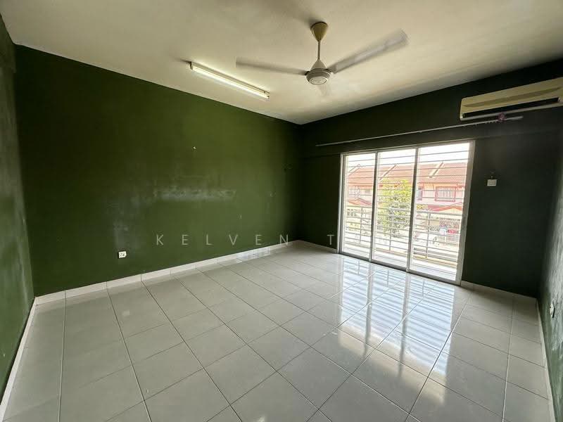 Terraced House for Sale in Taman Semenyih Mewah (Semenyih) - Kelven Tan - Living Room - PropertyGuru.com.my
