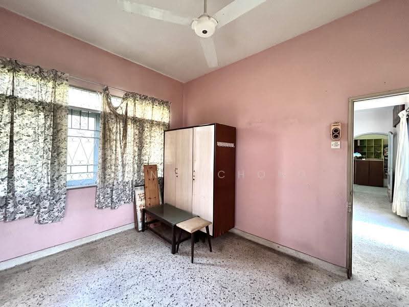 Bungalow House for Sale in Bukit Rasah (Seremban) - Connie Chong - Bedroom - PropertyGuru.com.my