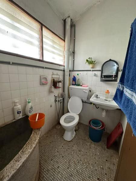 2-storey Terraced House for Sale in Taman Sri Rampai (Wangsa Maju) - Welson Moo - Bathroom - PropertyGuru.com.my