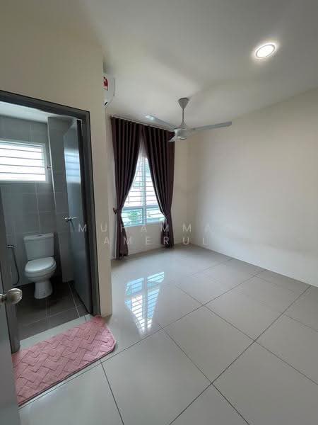 Rumah Teres untuk Disewa di Banting (Selangor) - Muhammad Amerul - Bathroom - PropertyGuru.com.my