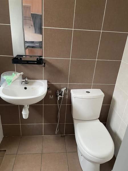 Rumah Teres untuk Disewa di Banting (Selangor) - Muhammad Amerul - Bathroom - PropertyGuru.com.my