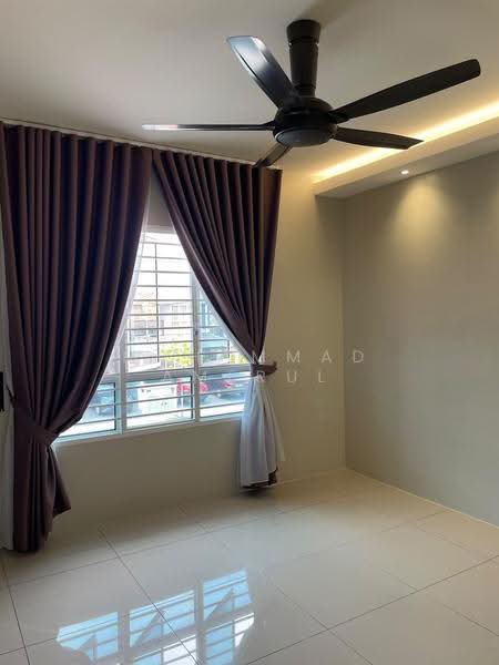 Rumah Teres untuk Disewa di Banting (Selangor) - Muhammad Amerul - Living Room - PropertyGuru.com.my