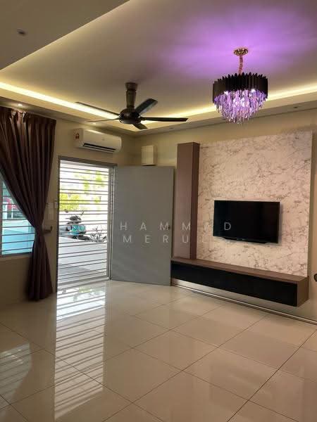 Rumah Teres untuk Disewa di Banting (Selangor) - Muhammad Amerul - Living Room - PropertyGuru.com.my