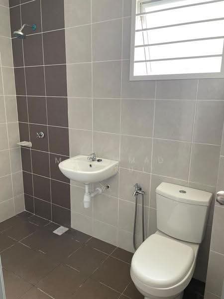 Rumah Teres untuk Disewa di Banting (Selangor) - Muhammad Amerul - Bathroom - PropertyGuru.com.my