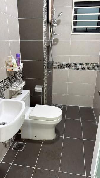Kondominium untuk Dijual di The Vyne - J. Lim - Bathroom - PropertyGuru.com.my