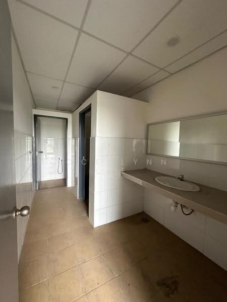 Kilang untuk Disewa di Juru Beringin Light Industrial (Juru) - Jocellynn Lee - Bathroom - PropertyGuru.com.my