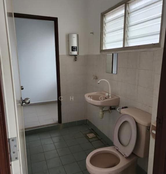 2-storey Terraced House for Sale in BANDAR PUCHONG JAYA (Puchong) - CH Ng - Bathroom - PropertyGuru.com.my