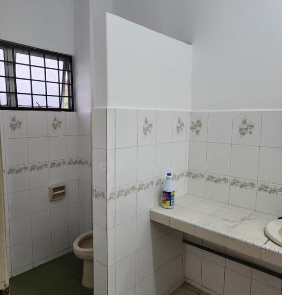2-storey Terraced House for Sale in BANDAR PUCHONG JAYA (Puchong) - CH Ng - Bathroom - PropertyGuru.com.my