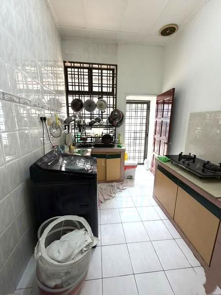 1-storey Terraced House for Sale in Taman Molek (Johor Bahru) - Karl Lim - Kitchen - PropertyGuru.com.my
