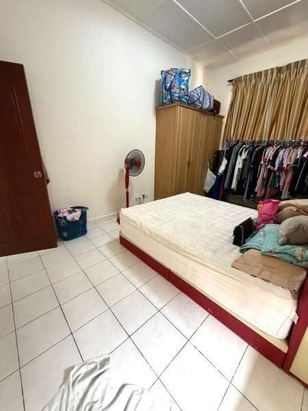 1-storey Terraced House for Sale in Taman Molek (Johor Bahru) - Karl Lim - Bedroom - PropertyGuru.com.my
