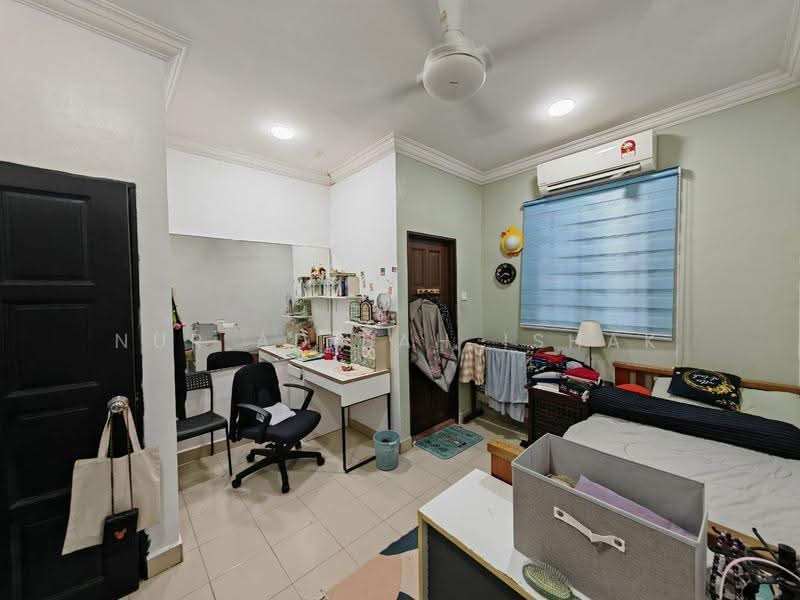 Bungalow House for Sale in Bandar Tun Razak (Cheras) - Nur Adibah Ishak - Bedroom - PropertyGuru.com.my