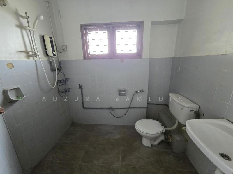 2-storey Terraced House for Sale in Bangsar Baru (Bangsar) - Adzura Zamedin - Bathroom - PropertyGuru.com.my