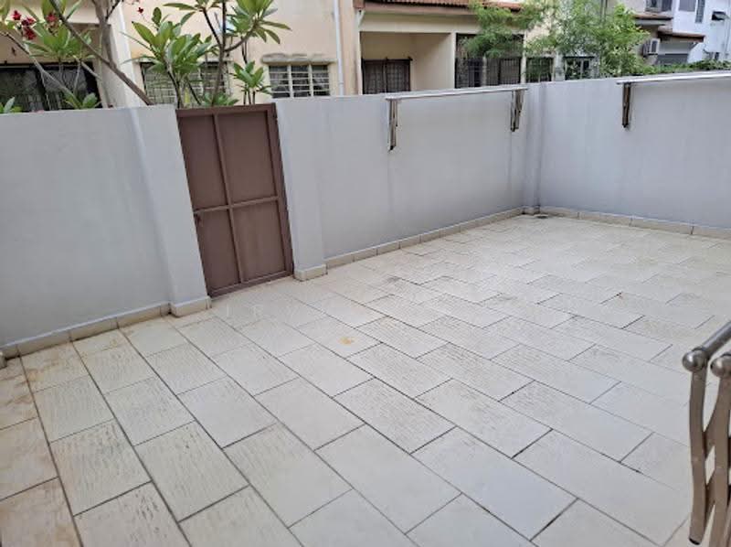 Rumah Teres 3-Tingkat untuk Disewa di Bandar Putra Permai (Seri Kembangan) - Irvin Lim - Exterior - PropertyGuru.com.my