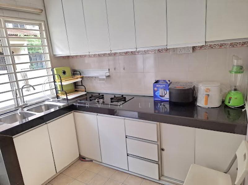 Rumah Teres 3-Tingkat untuk Disewa di Bandar Putra Permai (Seri Kembangan) - Irvin Lim - Kitchen - PropertyGuru.com.my
