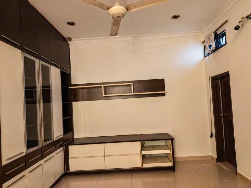2-storey Terraced House for Rent in Putra Heights (Subang Jaya) - Lilian Ee - Upstairs Hallway - PropertyGuru.com.my
