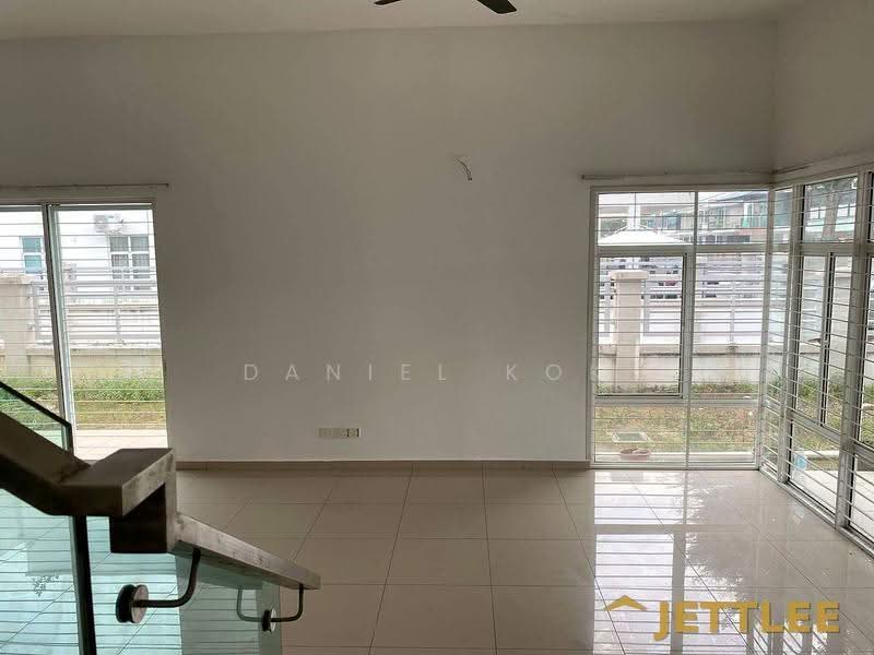 Rumah Berkembar untuk Dijual di Canary Garden (Klang) - Daniel Kok - Living Room - PropertyGuru.com.my