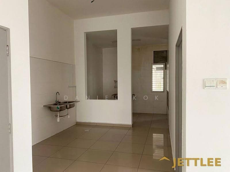 Rumah Berkembar untuk Dijual di Canary Garden (Klang) - Daniel Kok - Kitchen - PropertyGuru.com.my