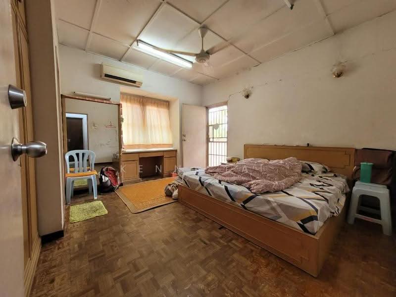 Bungalow House for Sale in Bukit Indah (Ampang) - Kenny Lai - Bedroom - PropertyGuru.com.my